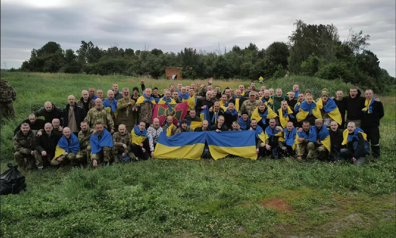 Україна повернула з російського полону захисників Маріуполя, Бахмута та острова Зміїний