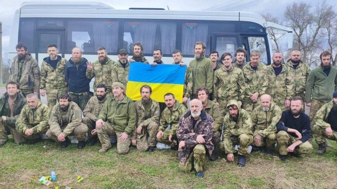 На Великдень з полону Україна повернула 130 своїх захисників