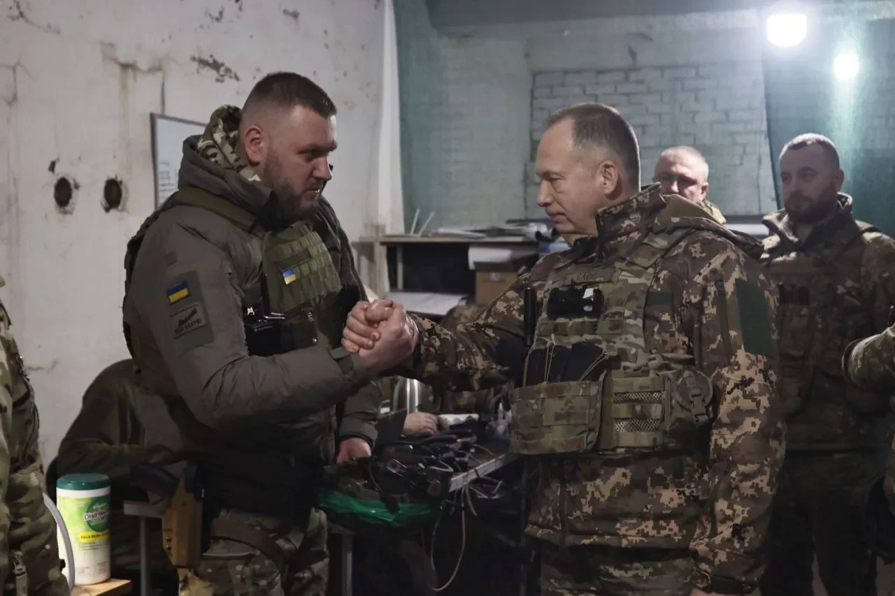 Генерал Сирський у Бахмуті вручив нагороди захисникам