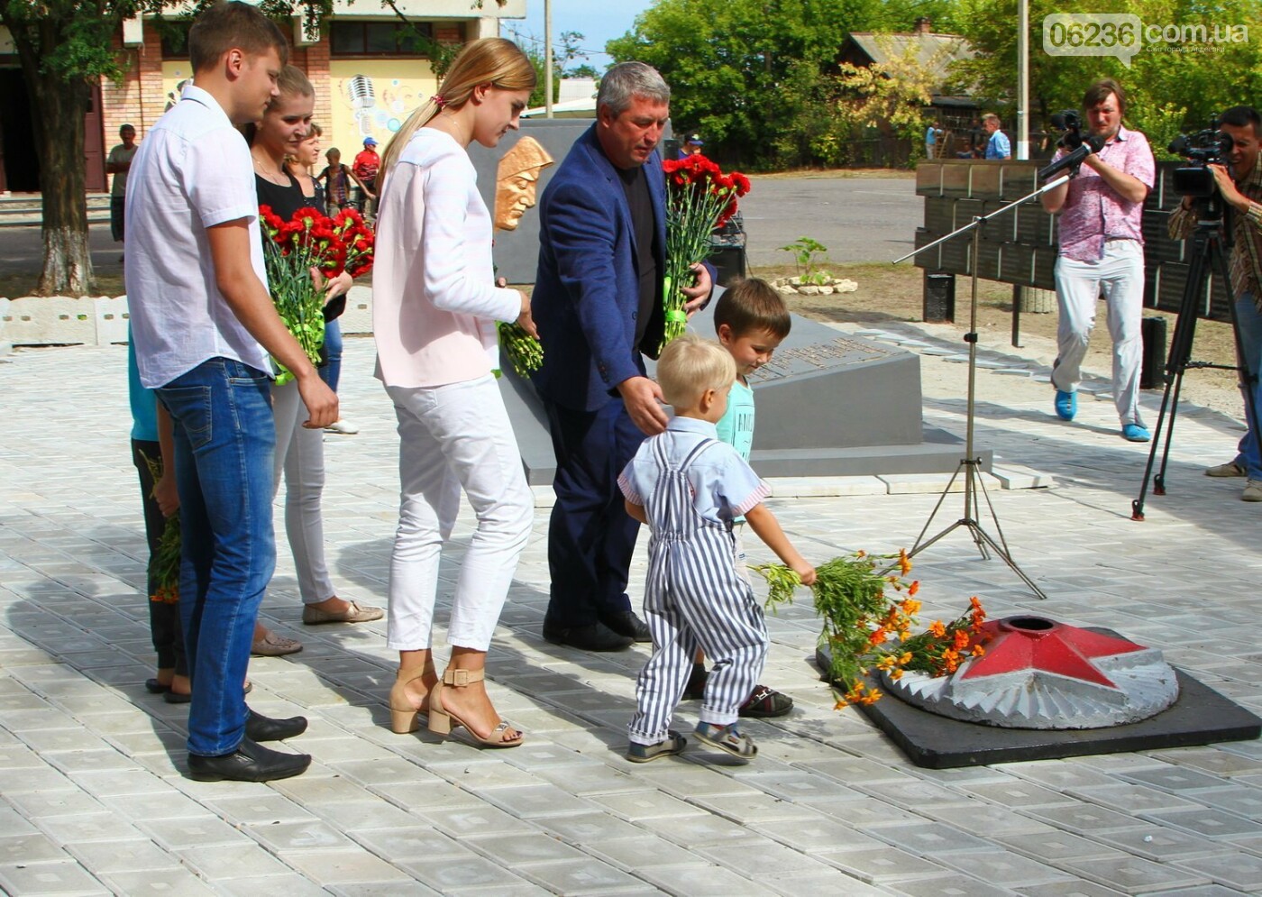 Как прошла 75-я годовщина освобождения Донбасса в регионе:..., фото-1 Как прошла 75-я годовщина освобождения Донбасса в регионе: фото, фото-1