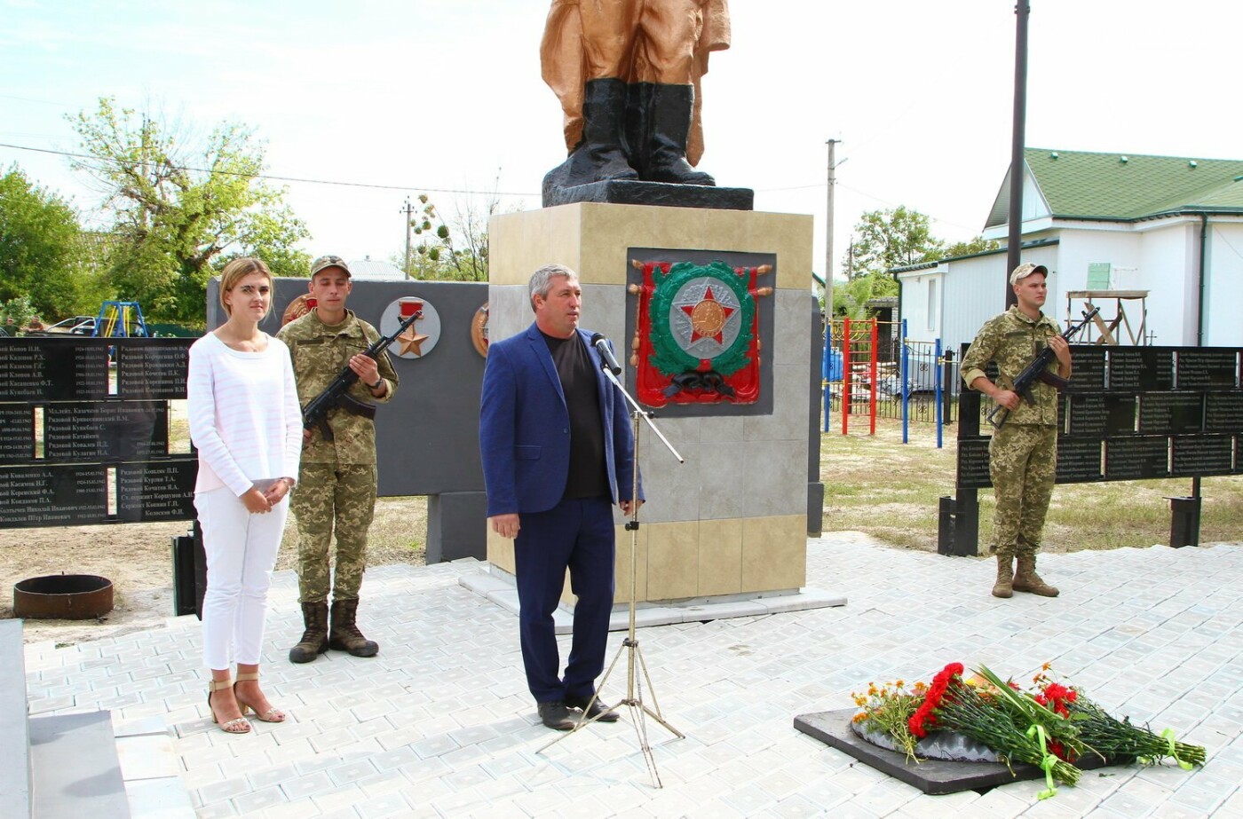 Как прошла 75-я годовщина освобождения Донбасса в регионе:..., фото-5 Как прошла 75-я годовщина освобождения Донбасса в регионе: фото, фото-5