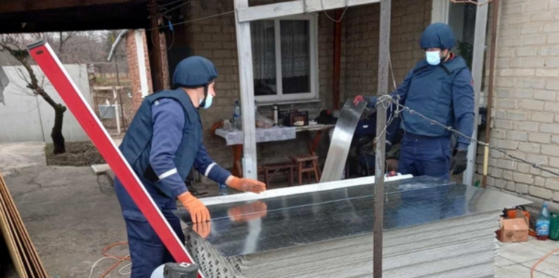 В Авдіївці відновлено покрівлі 22 постраждалих під час війни будинків