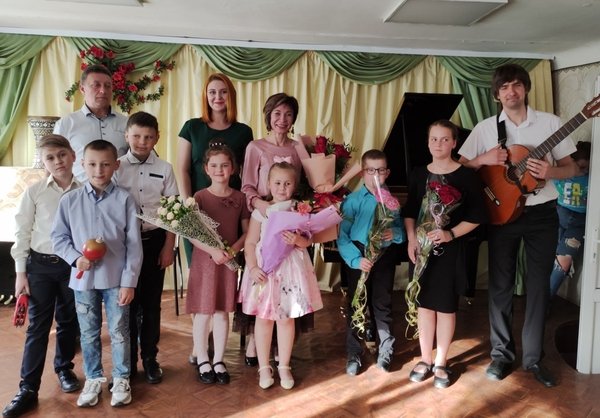 В Авдіївській музичній школі пройшов концерт піаністів «Разом веселіше»