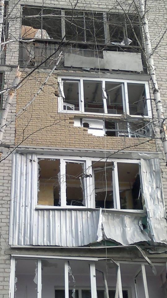 В Авдеевке в результате вчерашних обстрелов убиты два человека - уточняет ГУ МВД в Донецкой области (фото) - фото 2