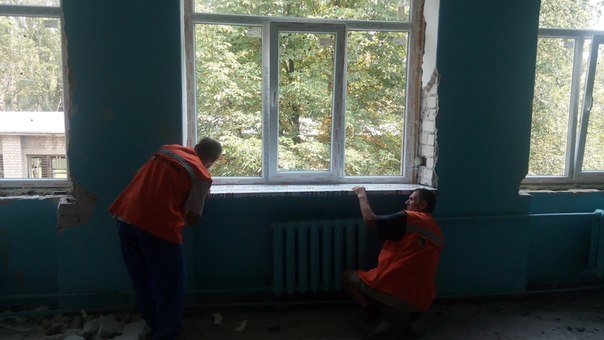 Авдеевские коксохимики установили новые окна в 5-й школе (ФОТОФАКТ) (фото) - фото 1