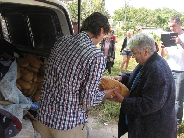 Запорожские волонтеры доставили в Авдеевку продукты питания и в конце недели планируют приехать снова (ФОТО) (фото) - фото 2