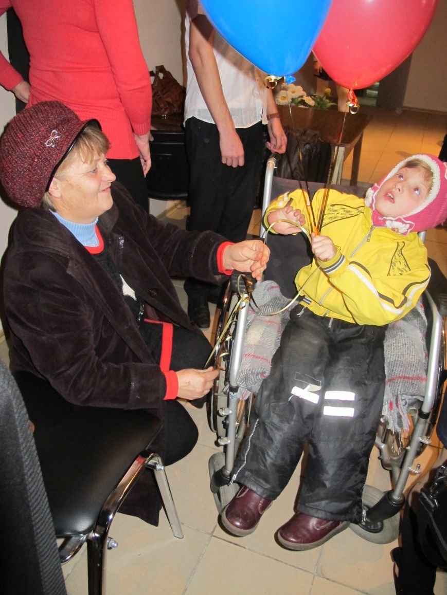 В Авдеевке прошло торжественное мероприятие для людей с ограниченными возможностями (фото) - фото 1