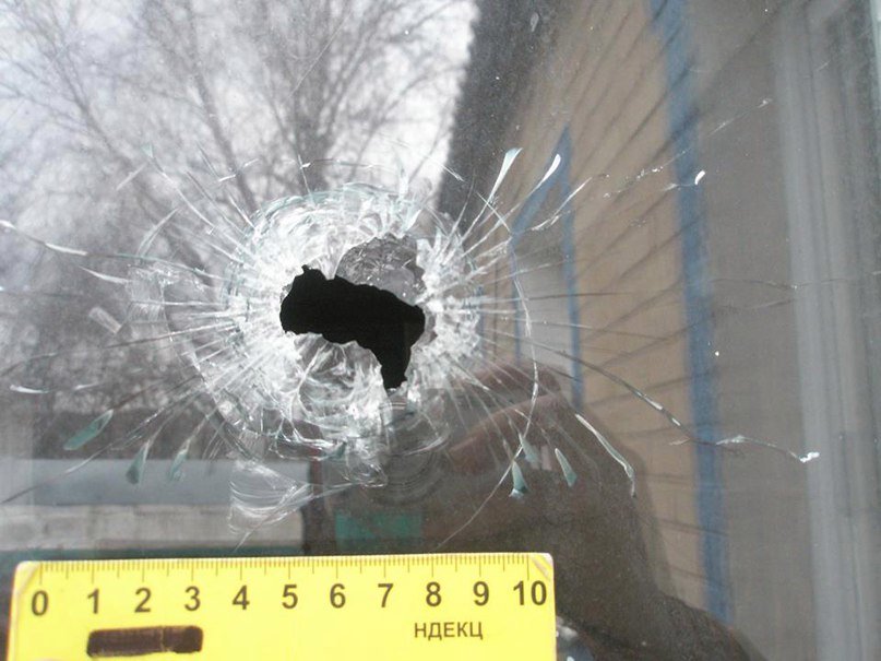 В результате обстрела в Авдеевке пострадало два жилых дома (ФОТО) (фото) - фото 1