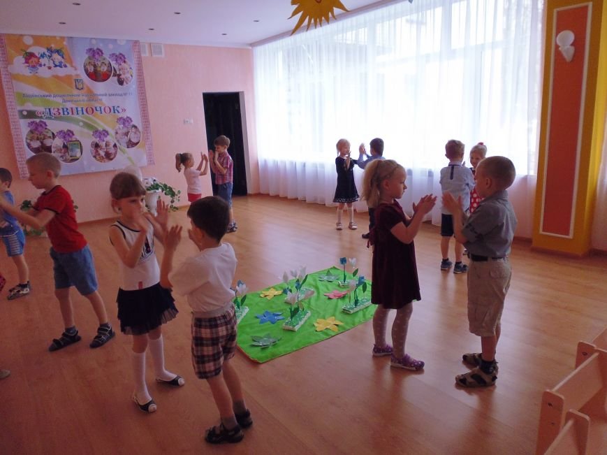 Музыкальные работники детских садов Авдеевки обменивались опытом  на городском методическом объединении (ФОТО) (фото) - фото 1